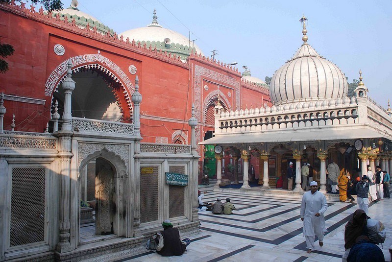 Nizamuddin Dargah, Delhi